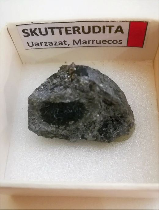 Minerales en cajita de 4x4. Serie roja.