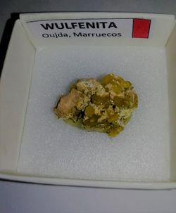 Minerales en cajita de 4x4. Serie roja.