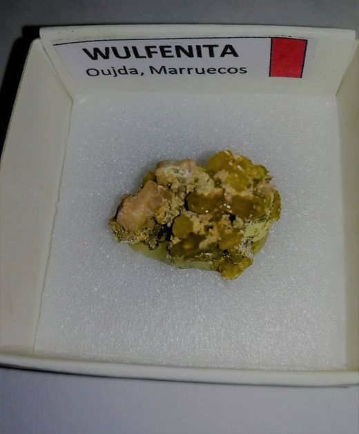 Minerales en cajita de 4x4. Serie roja.