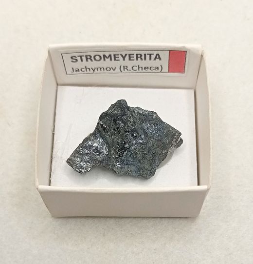 Minerales en cajita de 4x4. Serie roja.
