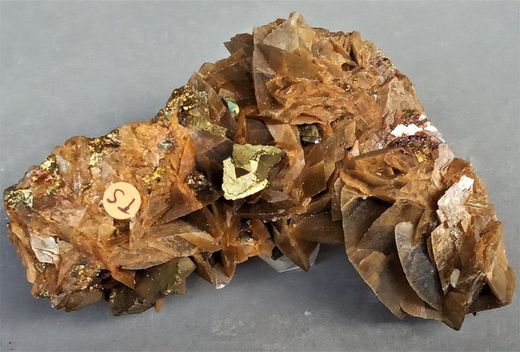 Siderita cristalizada con Calcopirita