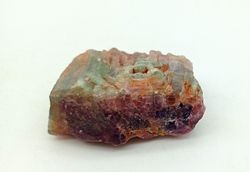Turmalina bicolor (Elbaita). Fondo rosa pálido