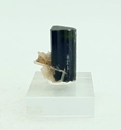 Turmalina verde cristal individual