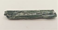 Turmalina verde (Cristal alargado)
