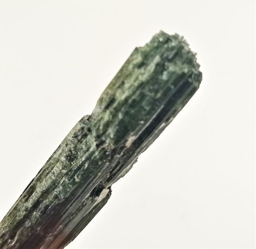Turmalina verde (Cristal alargado)