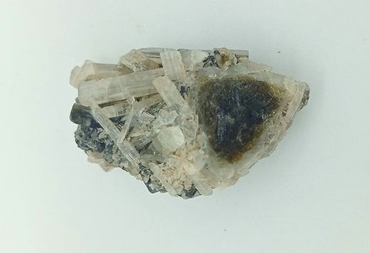 Elbaíta, variedad Acroíta