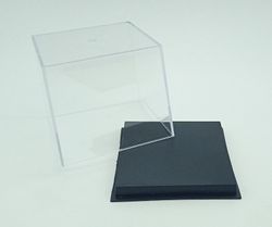 Urna de plástico con base negra 80x80