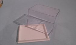 Urna de plástico de 60x45x42 mm