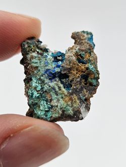 Veszelyita cristales en geoda