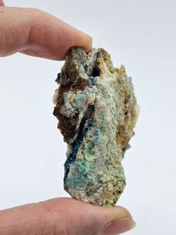 Veszelyita cristales en superficie