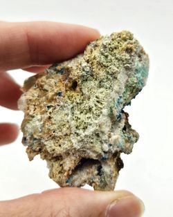 Veszelyita cristales en superficie