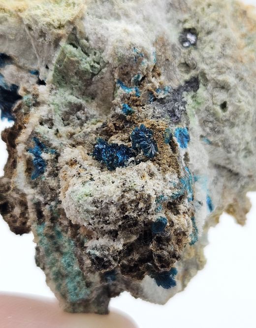 Veszelyita cristales en superficie