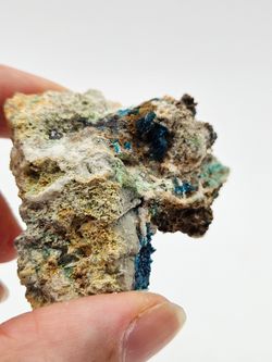 Veszelyita cristales en superficie