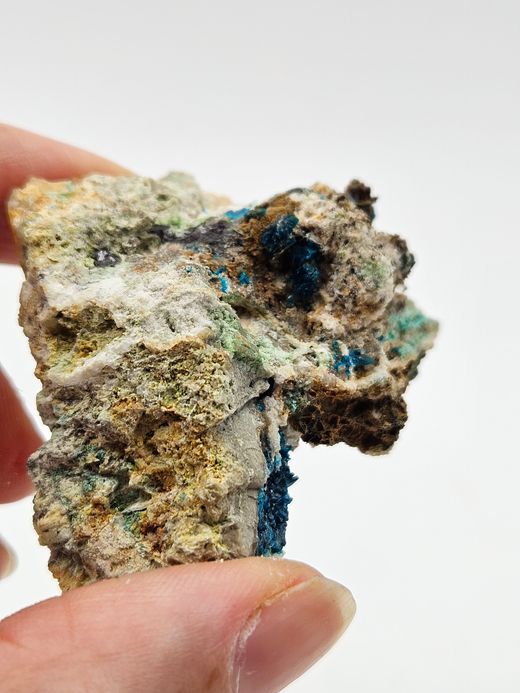 Veszelyita cristales en superficie